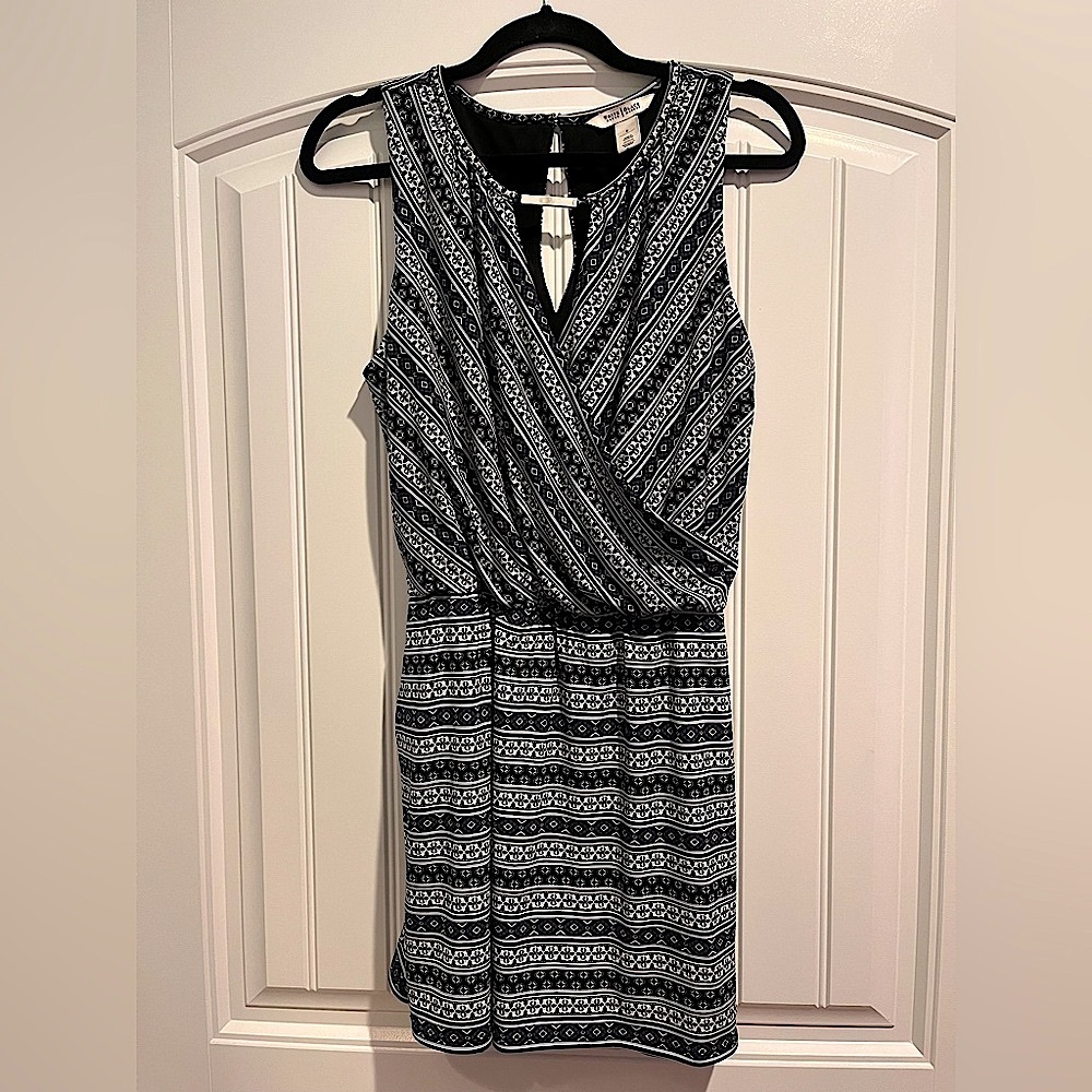 White House Black Market Navy Blue White & Black Patterned Skort Romper Size 8
